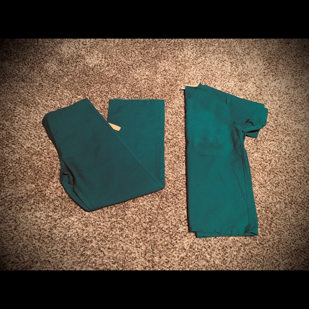 Women’s scrubs